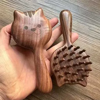 شانه ماساژ چوبی جامد مدل m1248